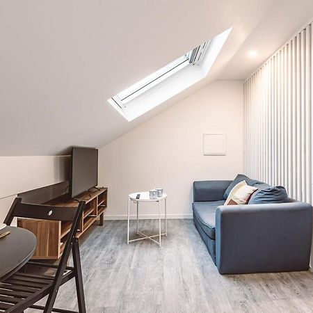 Le Coquet Logement Climatise Face A La Cathedrale - 3G Reims Exterior foto